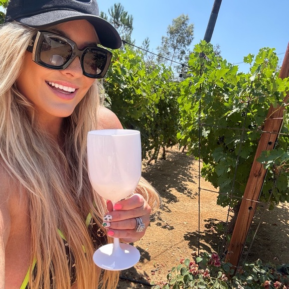 Meet the Posher, Jamie - Picture 10 of 12